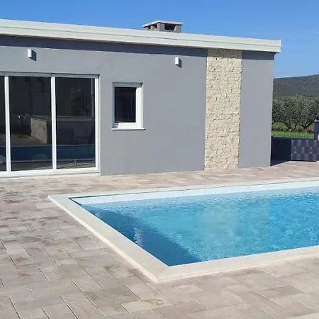 Villa Salt Bazen,Jacuzzy וילה *