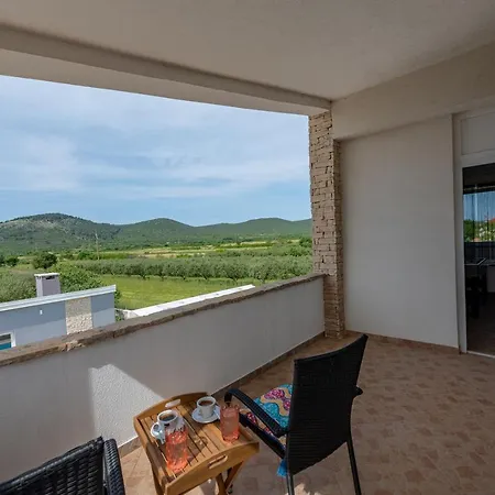 וילה Villa Salt Bazen,Jacuzzy