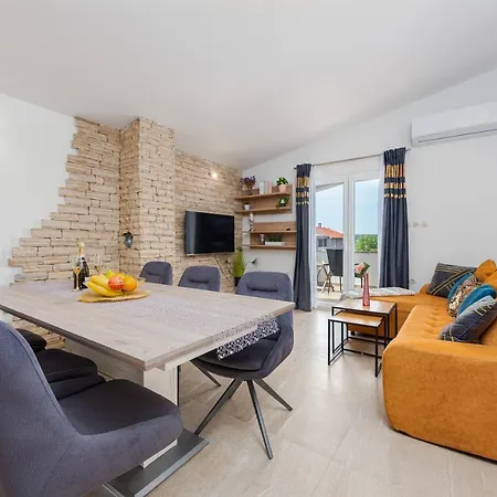 וילה Villa Salt Bazen,Jacuzzy Sukošan