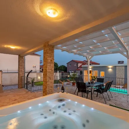 Βίλα Bazen,jacuzzy