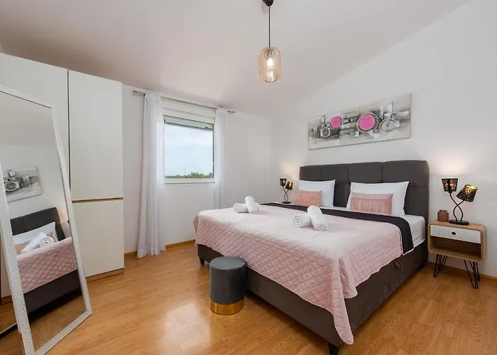 Salt Bazen,jacuzzy Sukošan