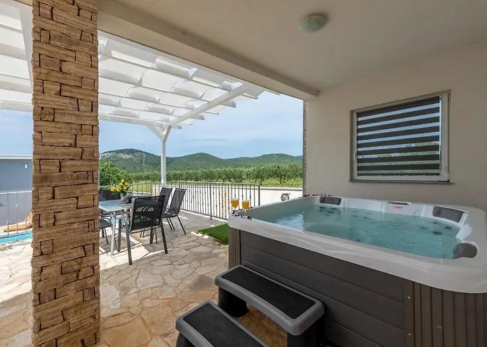 Villa Salt Bazen,jacuzzy *