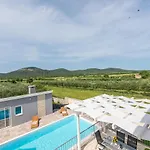 Villa Bazen,jacuzzy Sukošan