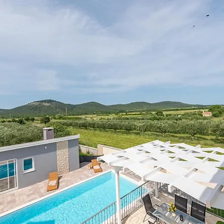 Willa Villa Salt Bazen,Jacuzzy Sukošan