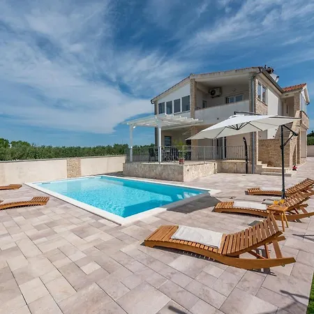 Villa bazen,jacuzzy *