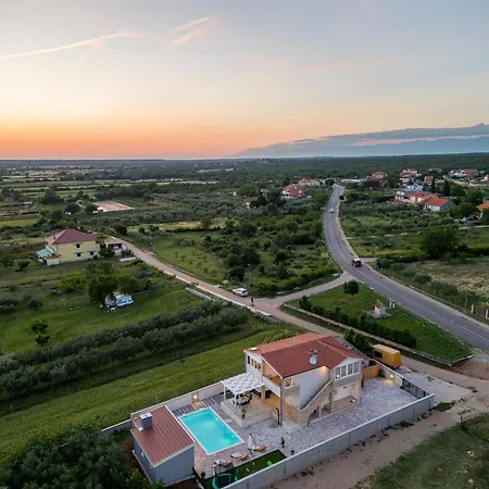 Villa Villa bazen,jacuzzy *