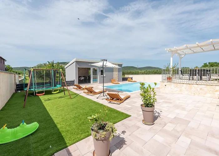 Salt Bazen,jacuzzy * Сукошан