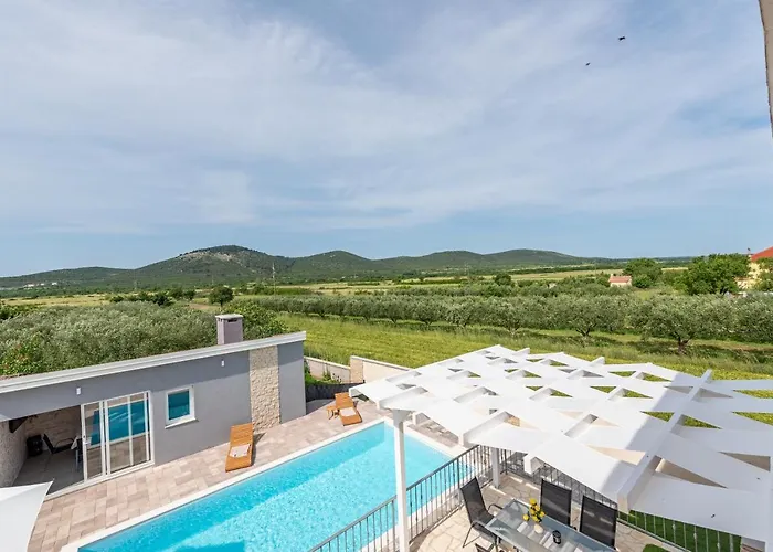 Villa Bazen,jacuzzy Sukošan